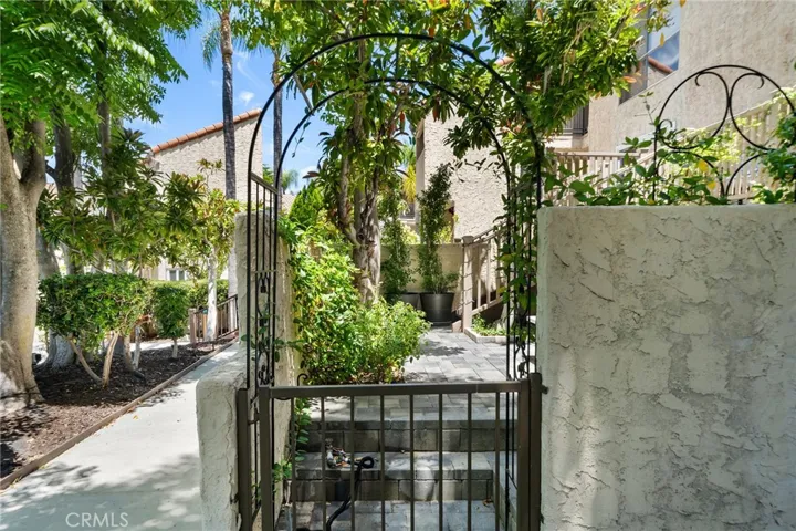 23391 Park Sorrento 63, Calabasas, California 91302