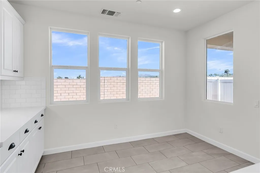 7444 Desert Sky Drive, Yucca Valley, California 92284 home-pic-9