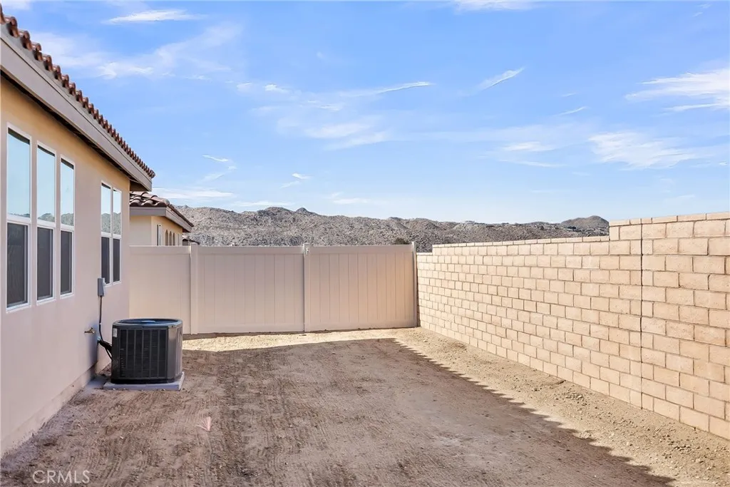 7444 Desert Sky Drive, Yucca Valley, California 92284 home-pic-32