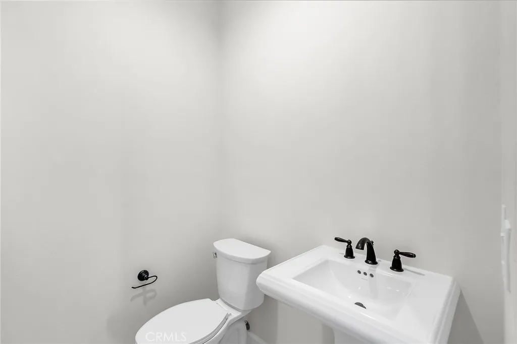 7444 Desert Sky Drive, Yucca Valley, California 92284 home-pic-27