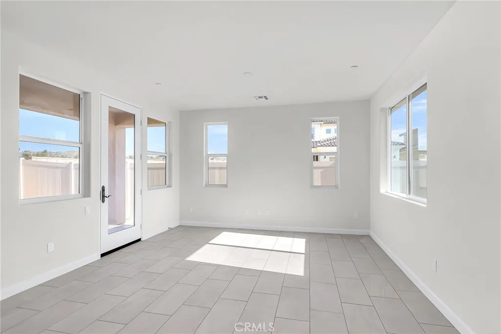 7444 Desert Sky Drive, Yucca Valley, California 92284 home-pic-11