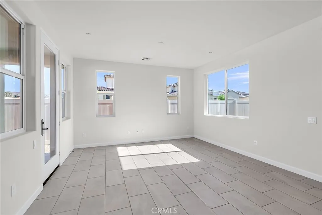 7444 Desert Sky Drive, Yucca Valley, California 92284 home-pic-12