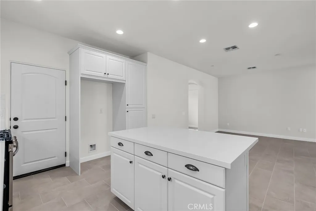 7432 Desert Sky Drive, Yucca Valley, California 92284 home-pic-10