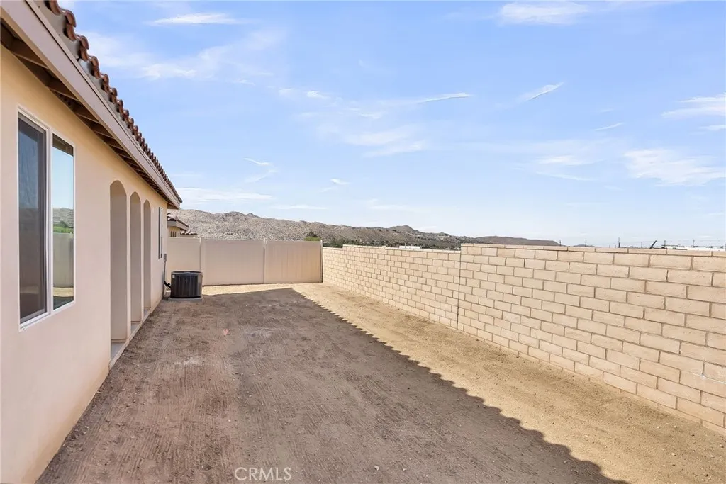 7432 Desert Sky Drive, Yucca Valley, California 92284 home-pic-31