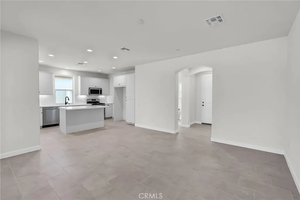 7432 Desert Sky Drive, Yucca Valley, California 92284 home-pic-11