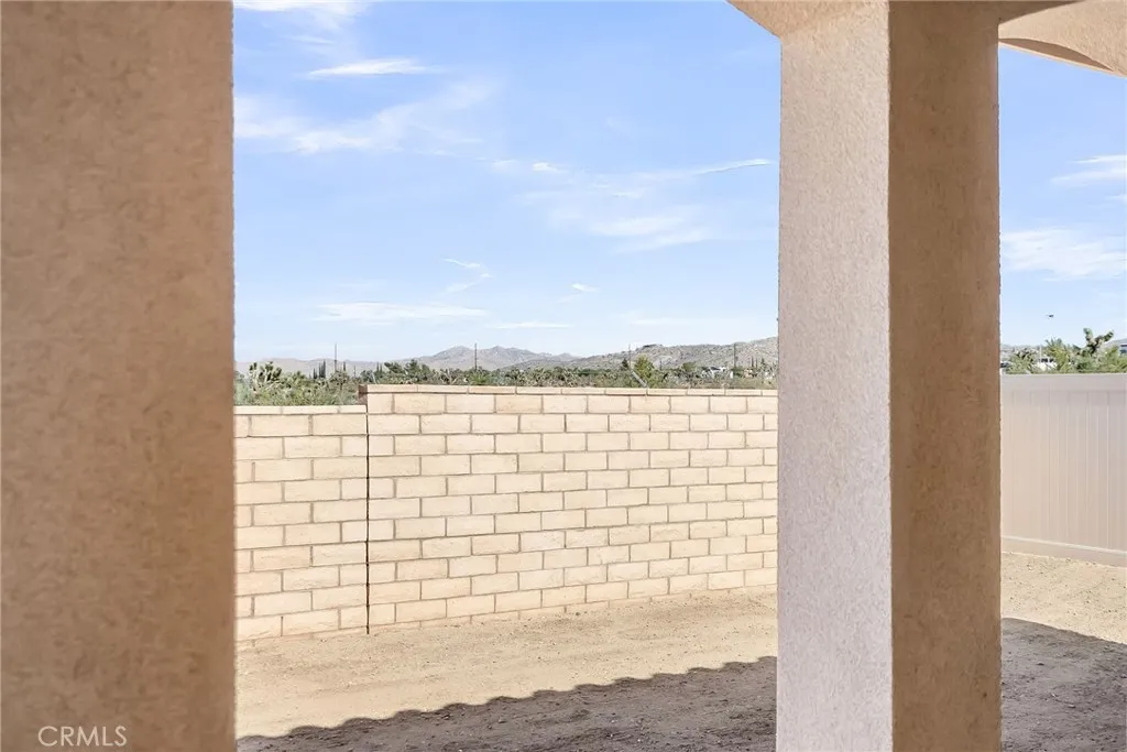 7432 Desert Sky Drive, Yucca Valley, California 92284 home-pic-28