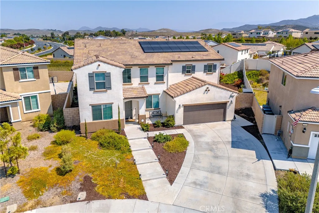 33022 Clairette Court, Winchester, California 92596 home-pic-1