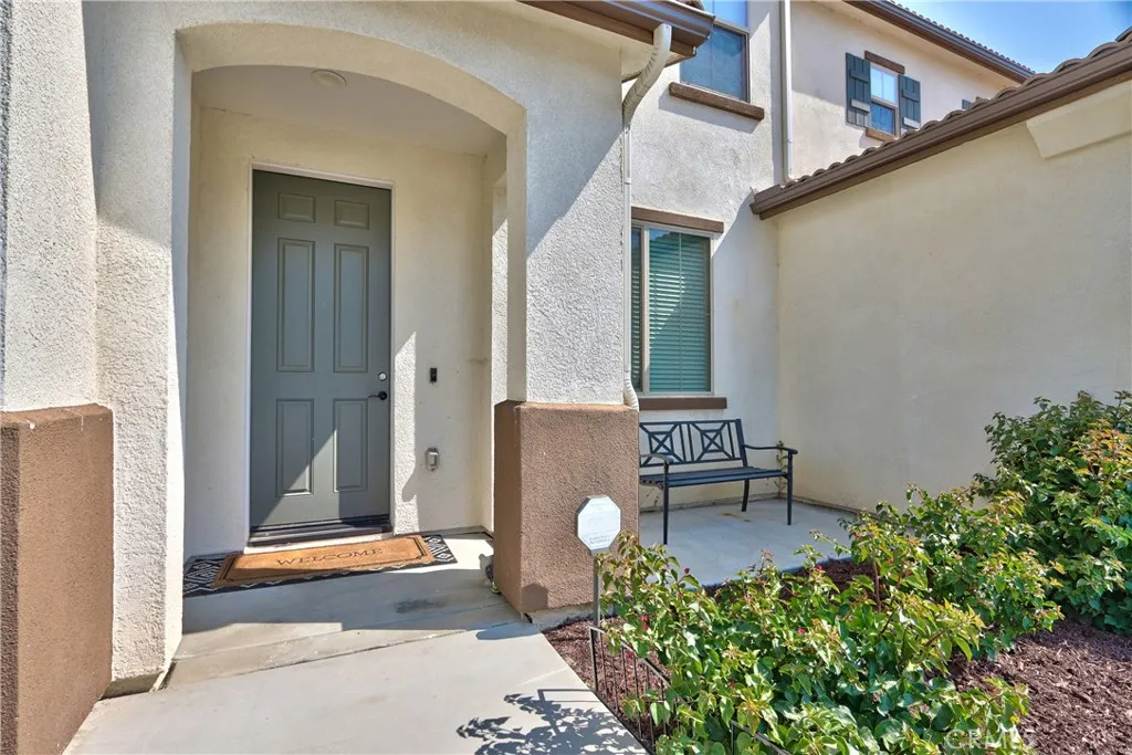 33022 Clairette Court, Winchester, California 92596 home-pic-2