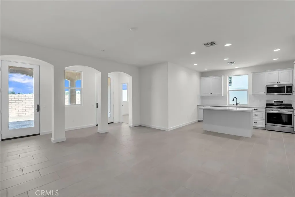 7420 Desert Sky Drive, Yucca Valley, California 92284 home-pic-2