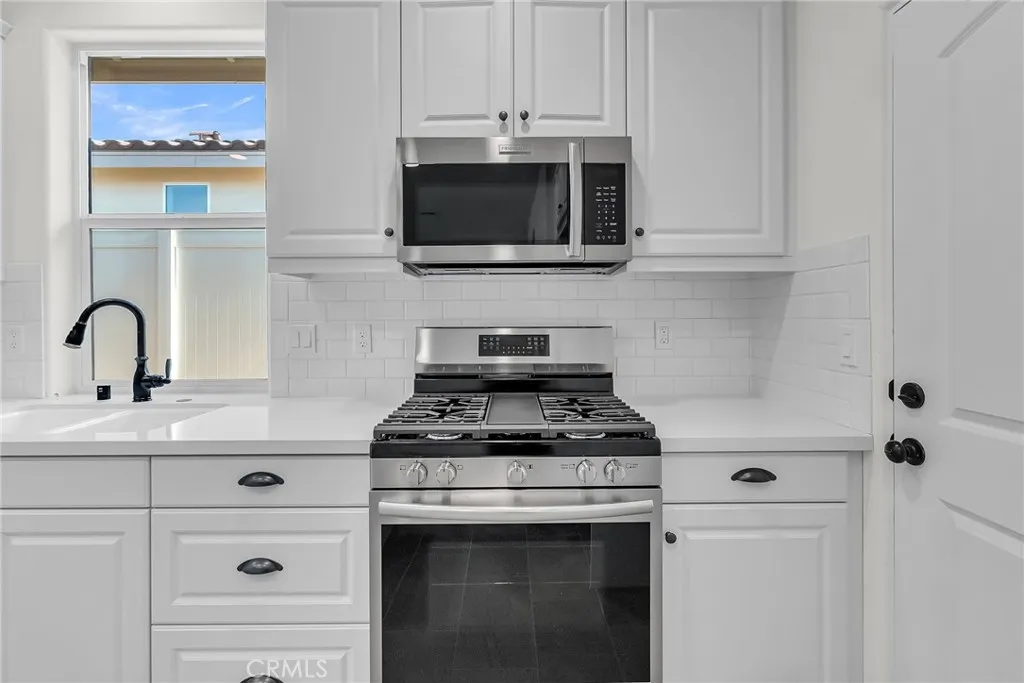 7420 Desert Sky Drive, Yucca Valley, California 92284 home-pic-8