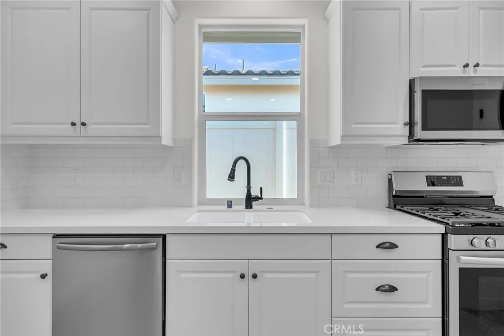 7420 Desert Sky Drive, Yucca Valley, California 92284 home-pic-7