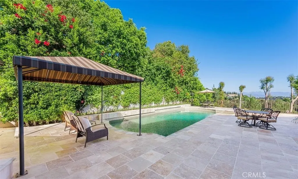 15464 Duomo Via Street, Bel Air, California 90077, 4 Bedrooms Bedrooms, ,5 BathroomsBathrooms,Residential,For Sale,Duomo Via,GD25153637