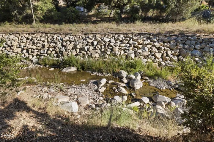 76-web-or-mls-UpmarketMedia-16825Mar-249