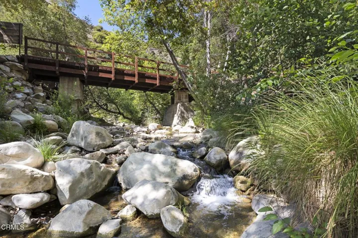 7-web-or-mls-UpmarketMedia-16825Mar-11