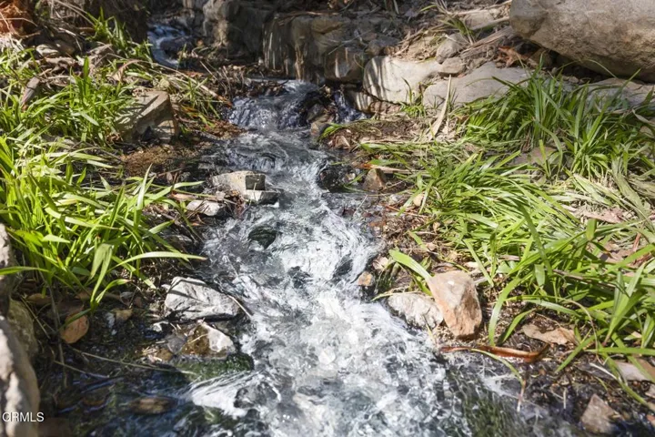 42-web-or-mls-UpmarketMedia-16825Mar-99