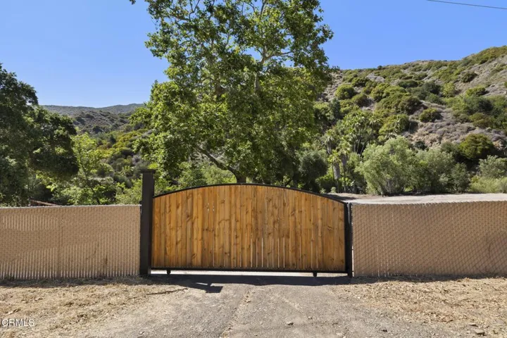 1-web-or-mls-UpmarketMedia-16825Mar-23