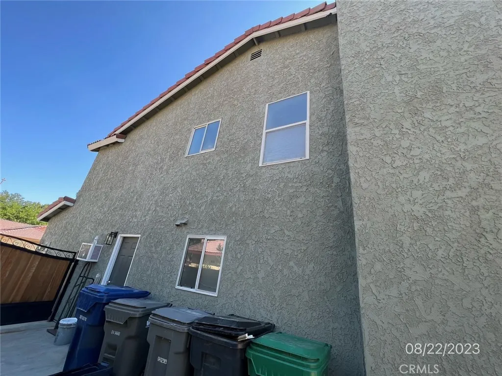660 E Avenue J10, Lancaster, California 93535 home-pic-8