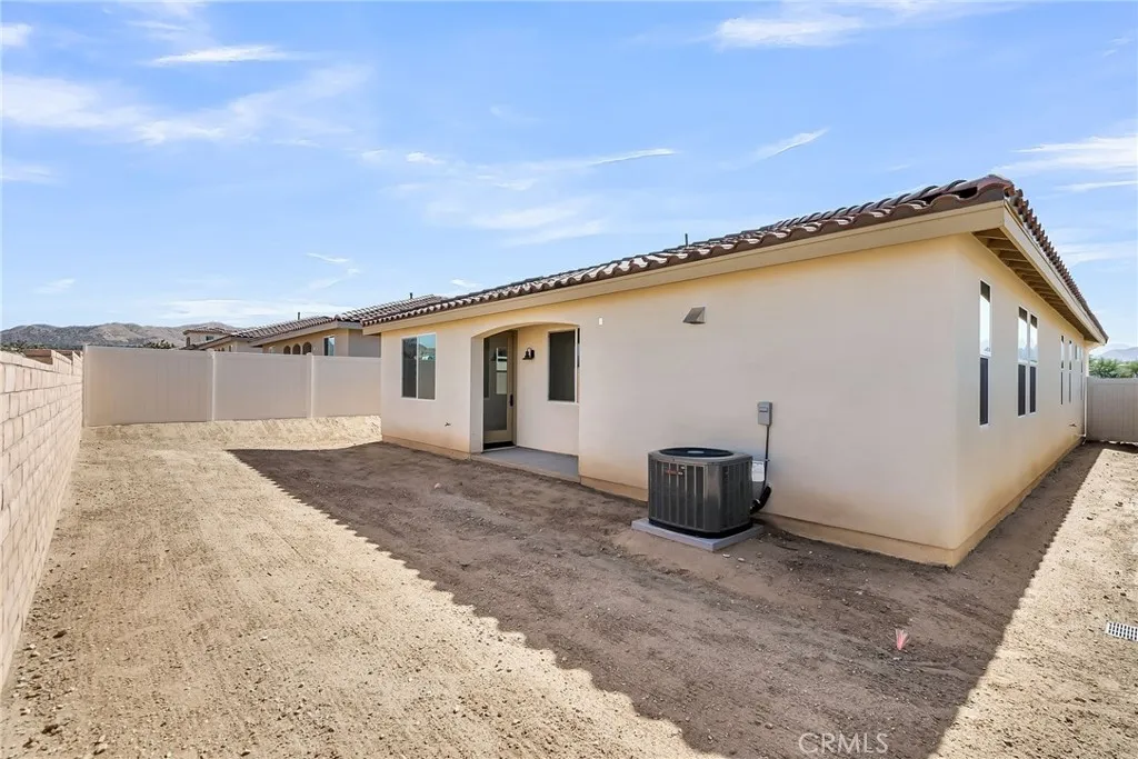 7408 Desert Sky Drive, Yucca Valley, California 92284 home-pic-23