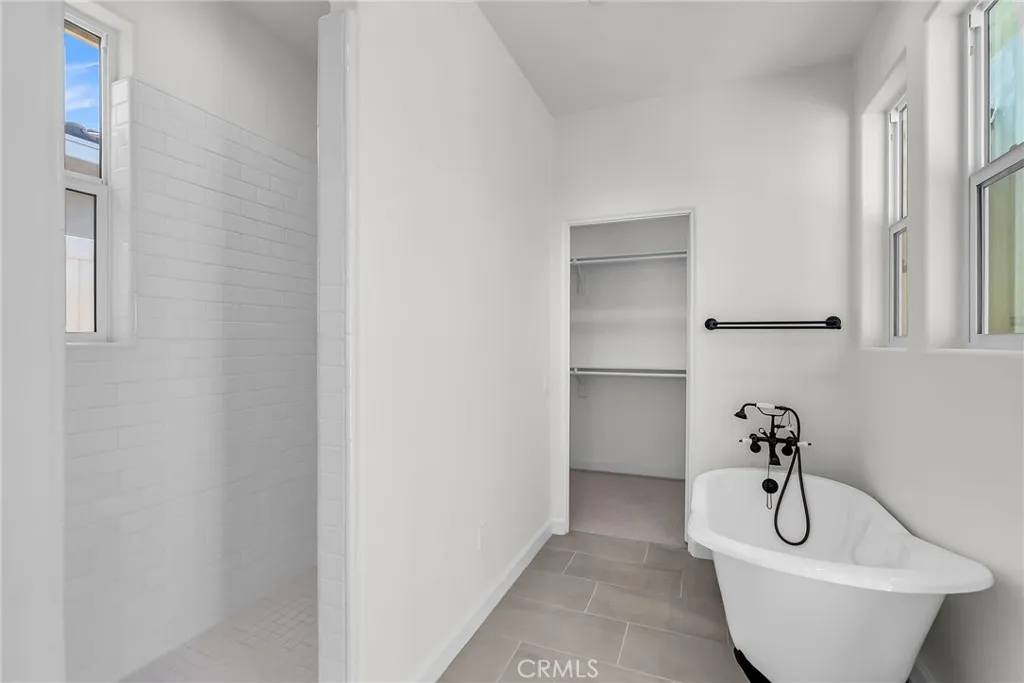 7408 Desert Sky Drive, Yucca Valley, California 92284 home-pic-17