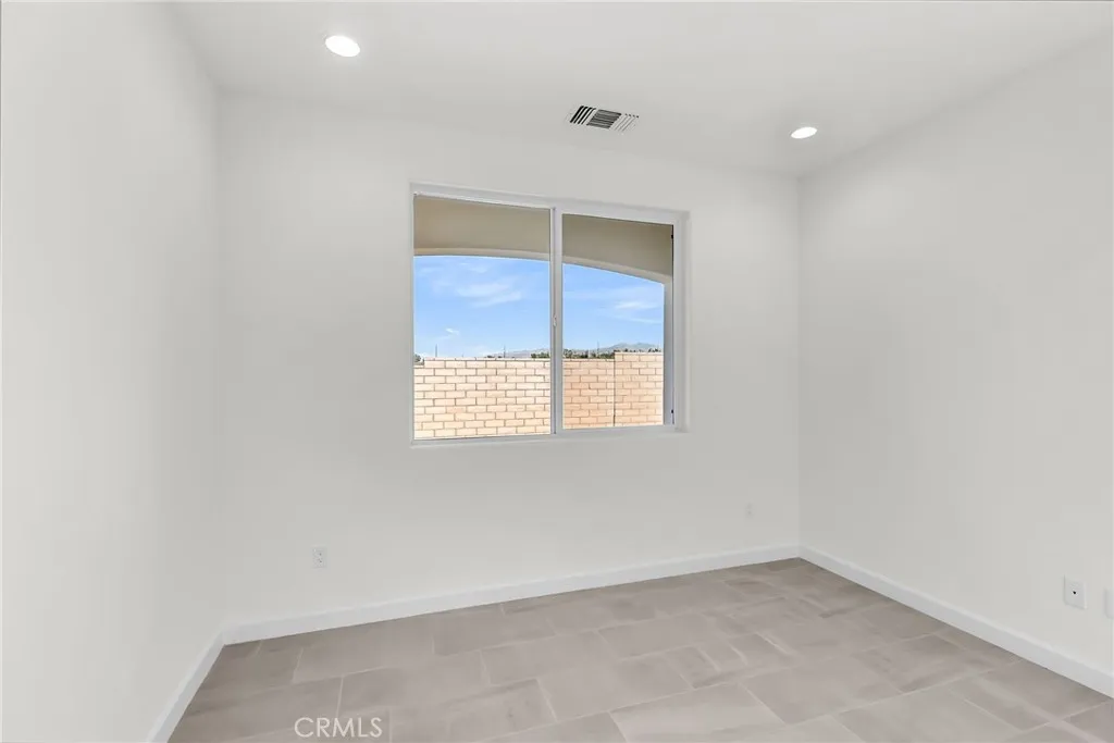 7408 Desert Sky Drive, Yucca Valley, California 92284 home-pic-12