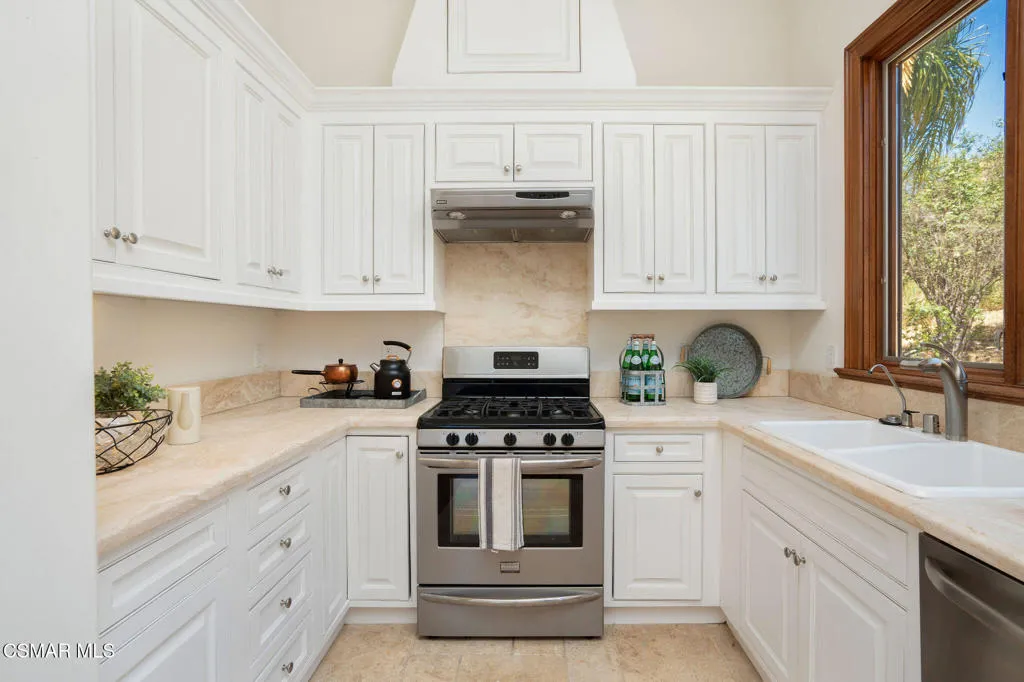 6934 Solano Verde Drive, Somis, California 93066 home-pic-58