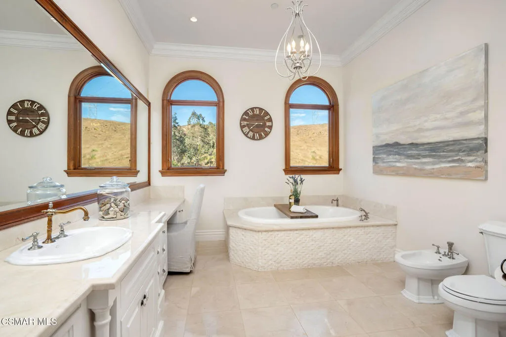6934 Solano Verde Drive, Somis, California 93066 home-pic-28