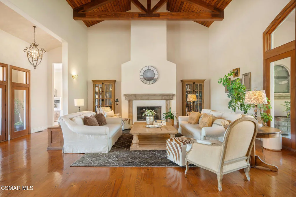 6934 Solano Verde Drive, Somis, California 93066 home-pic-10