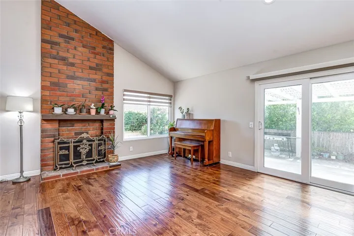 2580 Crown Way, Fullerton, California 92833