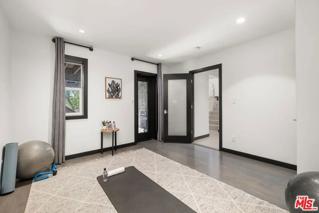 28207 Laura La Plante Drive, Agoura Hills, California 91301 home-pic-30