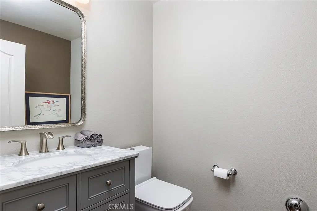 453 N Altadena Drive 7, Pasadena, California 91107 home-pic-16
