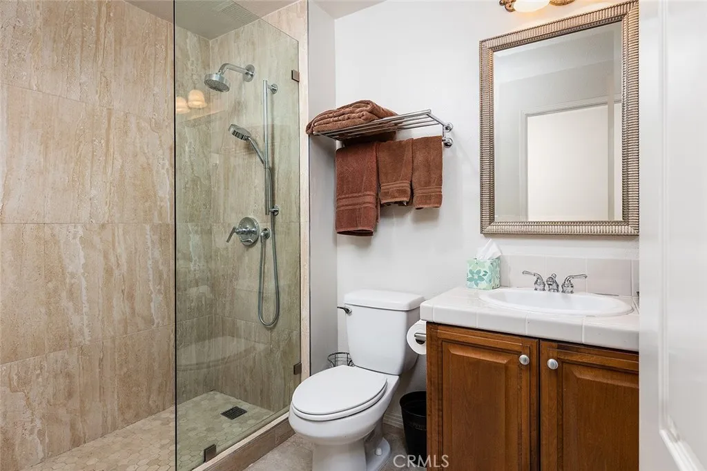 453 N Altadena Drive 7, Pasadena, California 91107 home-pic-23