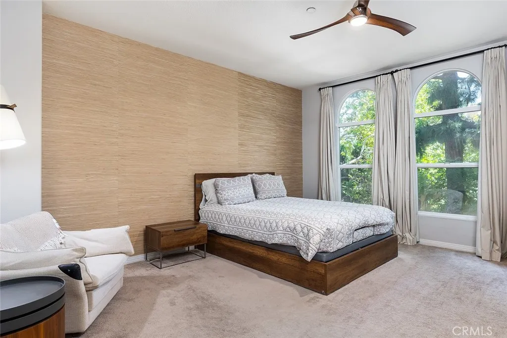 453 N Altadena Drive 7, Pasadena, California 91107 home-pic-17