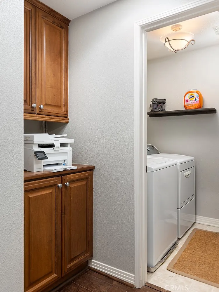 453 N Altadena Drive 7, Pasadena, California 91107 home-pic-24