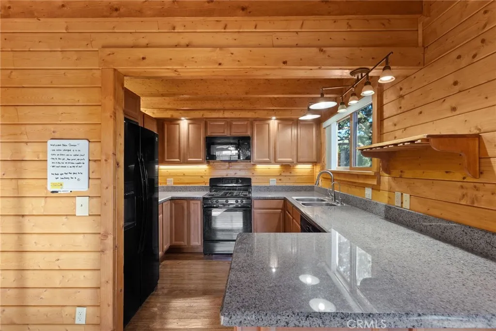 1242 Alpinview Drive, Big Bear City, California 92314 home-pic-18