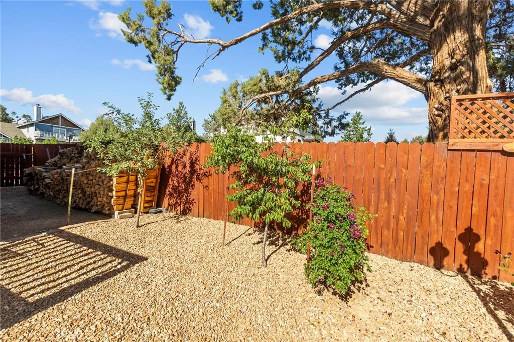 1242 Alpinview Drive, Big Bear City, California 92314 home-pic-54