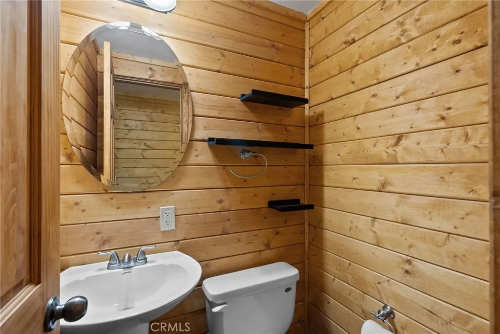 1242 Alpinview Drive, Big Bear City, California 92314 home-pic-21
