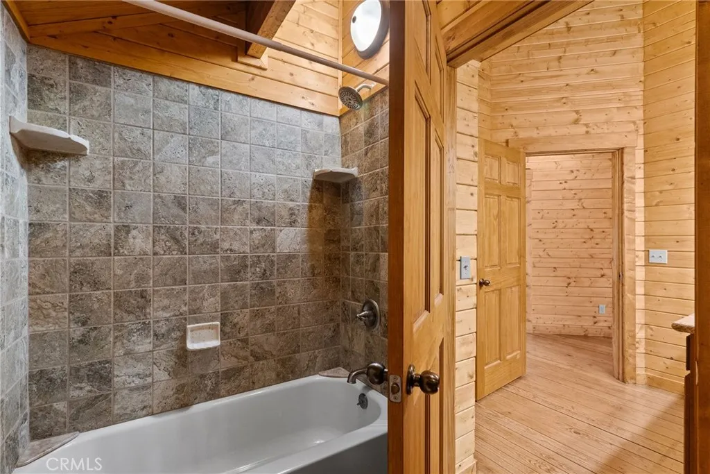 1242 Alpinview Drive, Big Bear City, California 92314 home-pic-40