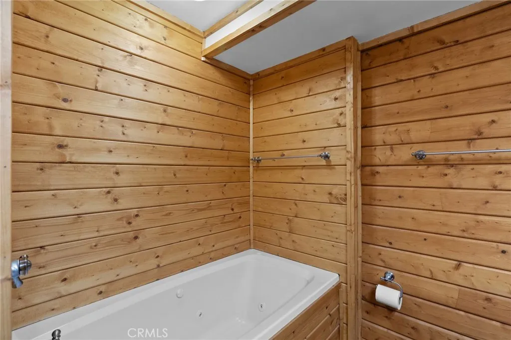 1242 Alpinview Drive, Big Bear City, California 92314 home-pic-31