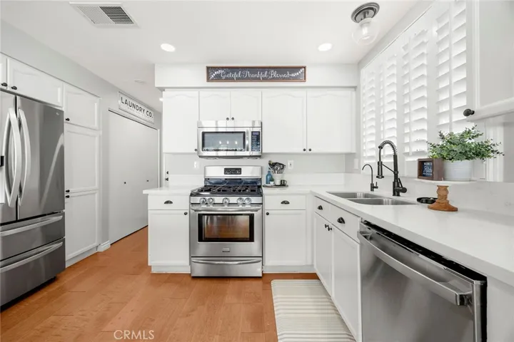 870 Clover Lane, Corona, California 92878