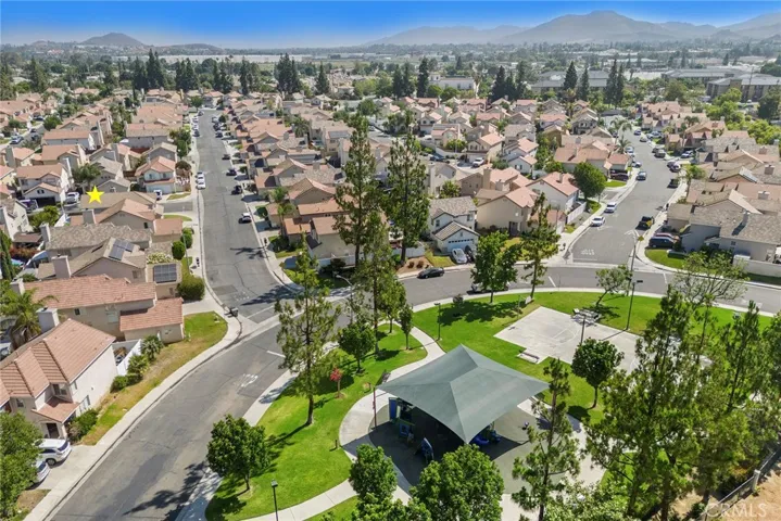 870 Clover Lane, Corona, California 92878