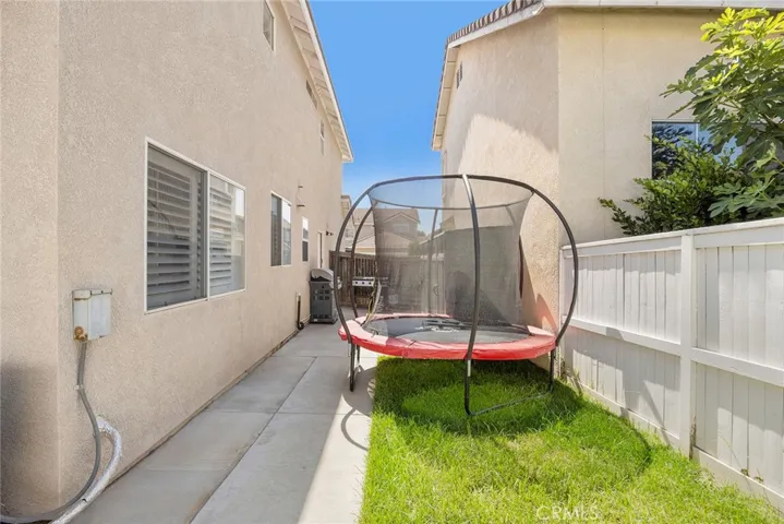 870 Clover Lane, Corona, California 92878