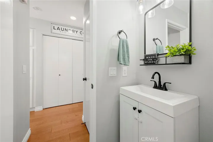 870 Clover Lane, Corona, California 92878