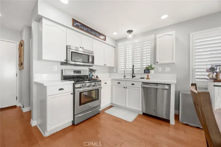 870 Clover Lane, Corona, California 92878
