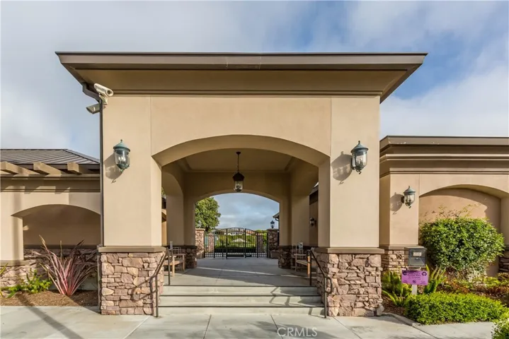 CLUBHOUSE ENTRY