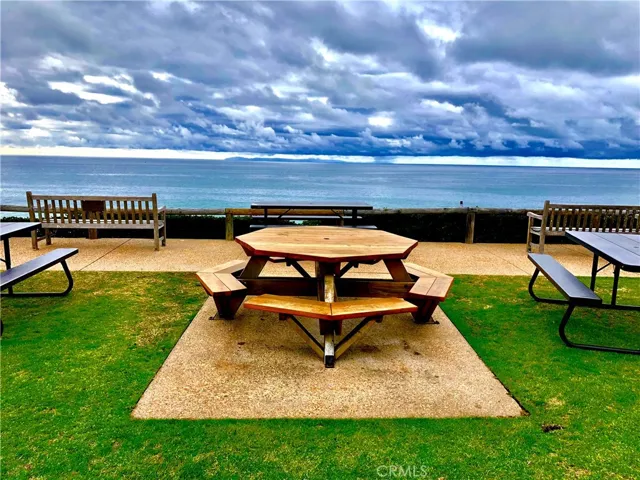 BLUFFTOP PARK AT NIGUEL SHORES