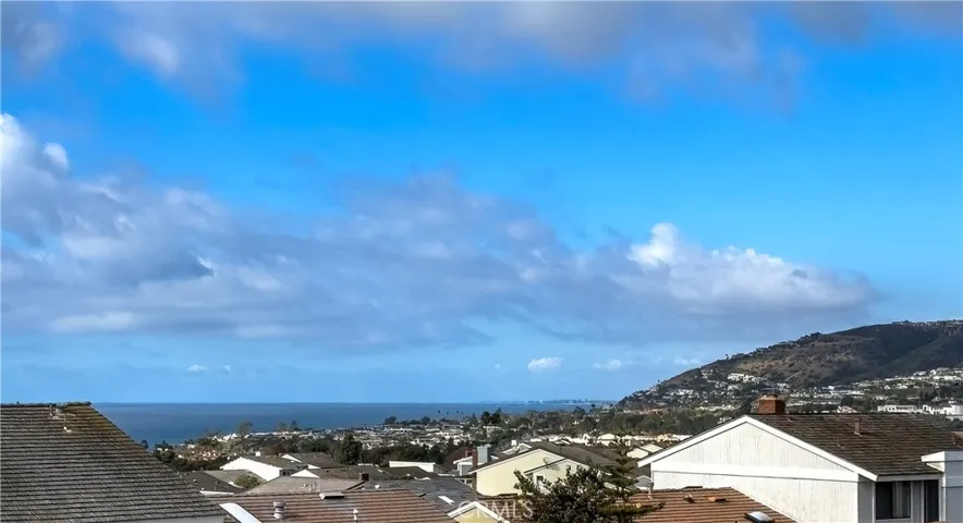 OCEAN & CATALINA ISLAND VIEWS TO PALOS VERDES