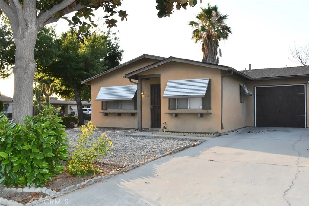 1956 Calle Arboleda, Hemet, California 92545, 2 Bedrooms Bedrooms, ,1 BathroomBathrooms,Residential,For Sale,Calle Arboleda,IV25153967