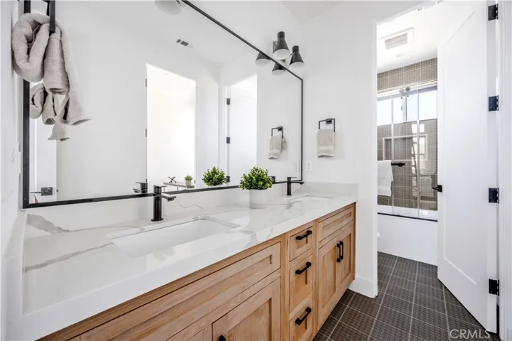 2102 Marshallfield Lane B, Redondo Beach, California 90278