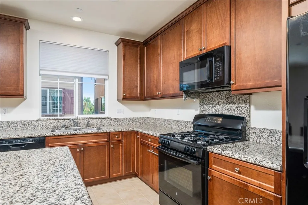 797 Plum Lane, Pomona, California 91767 home-pic-10