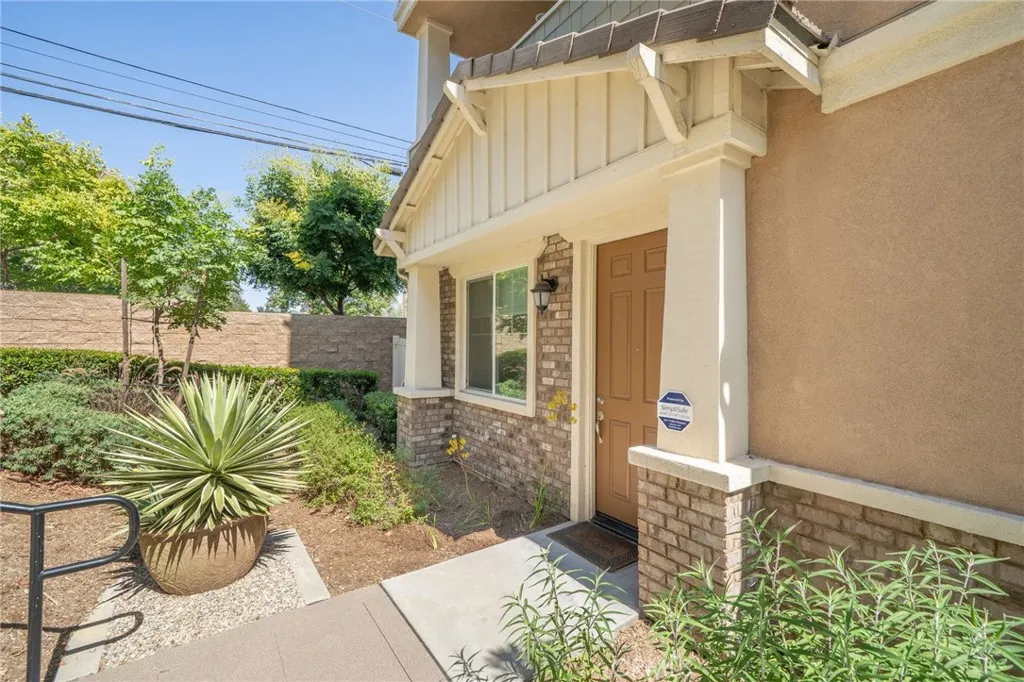 797 Plum Lane, Pomona, California 91767 home-pic-1